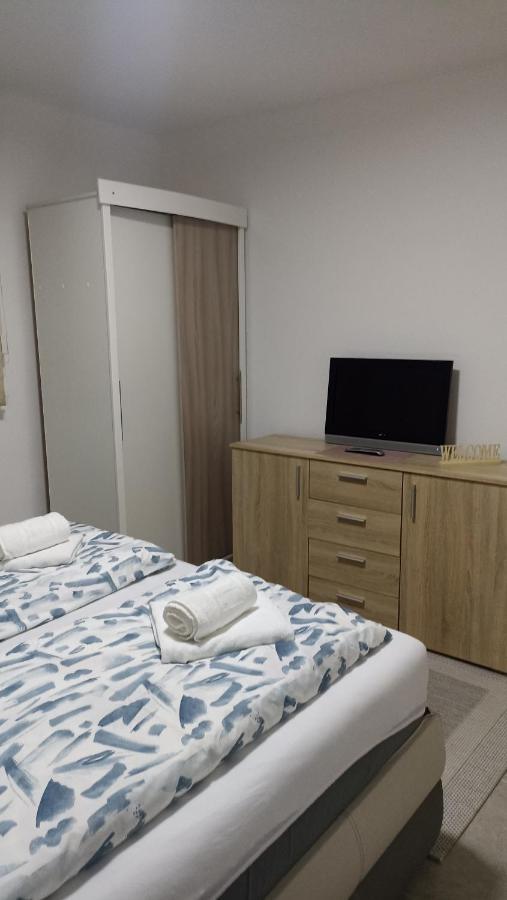 Elita Prenociste Apartment Bihac Bagian luar foto