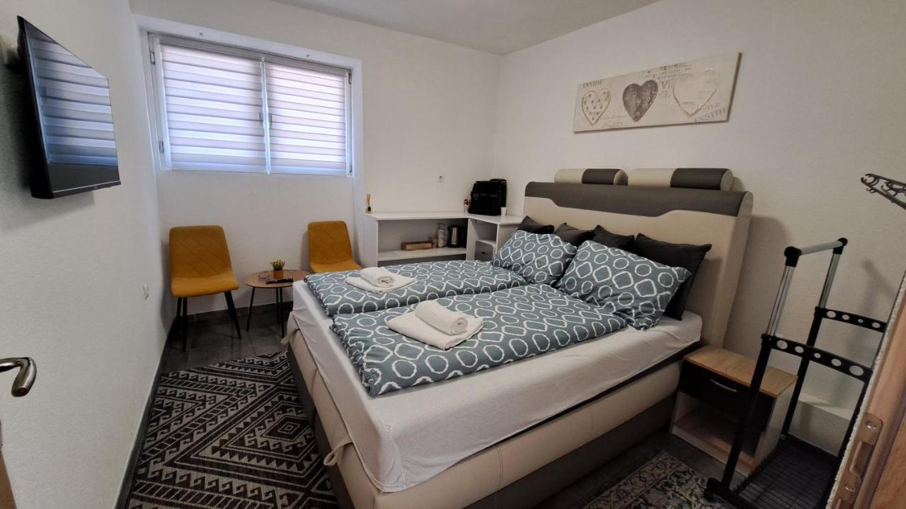 Elita Prenociste Apartment Bihac Bagian luar foto